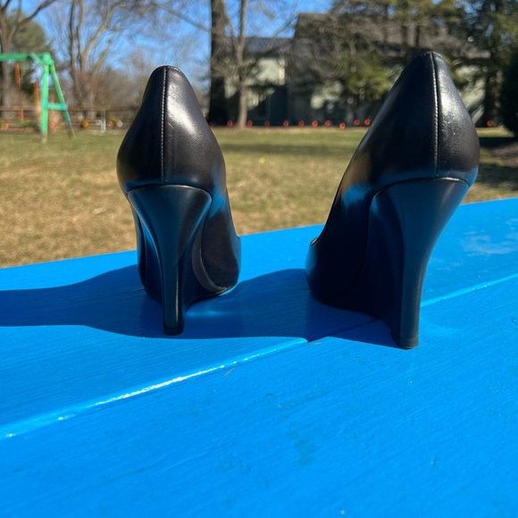 NWOB Giorgio Armani Size 38.5 Black Leather Round Toe Wedge Heel - Picture 8 of 16